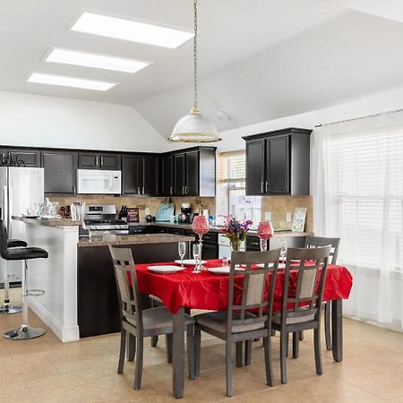 Surreydon Home Bush Airport Houston Extérieur photo