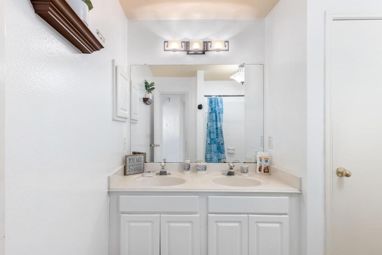Surreydon Home Bush Airport Houston Extérieur photo
